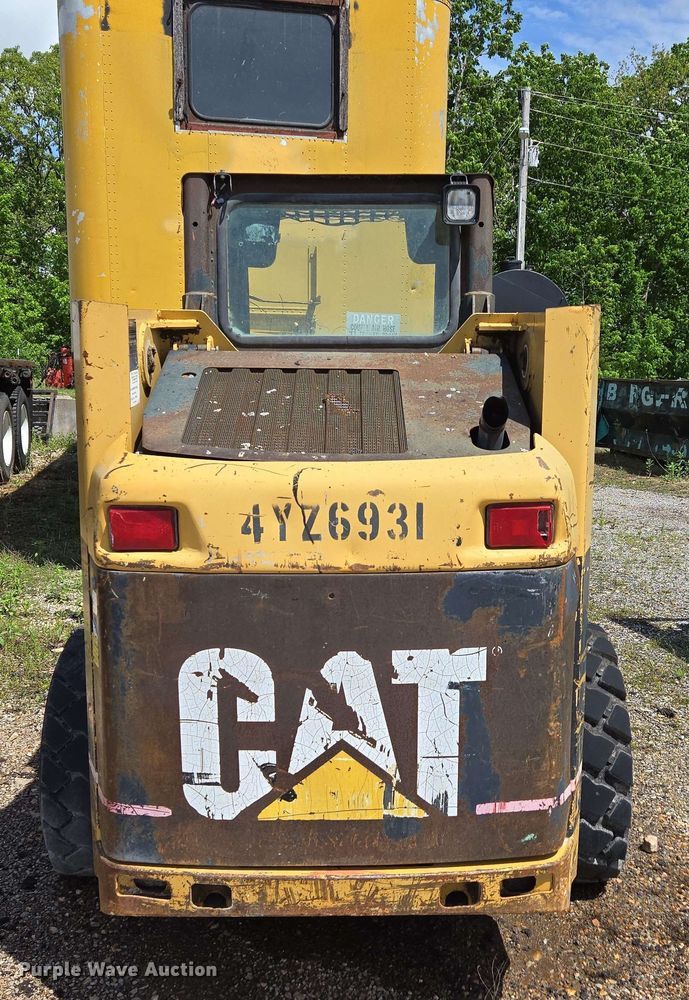 image for item DP6372 2004 Caterpillar 236 skid steer loader