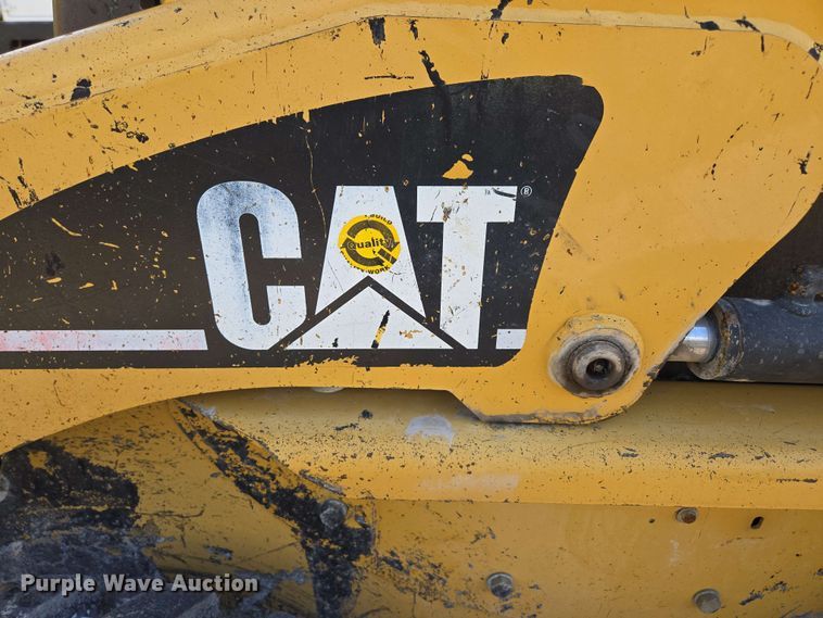 image for item DP6372 2004 Caterpillar 236 skid steer loader
