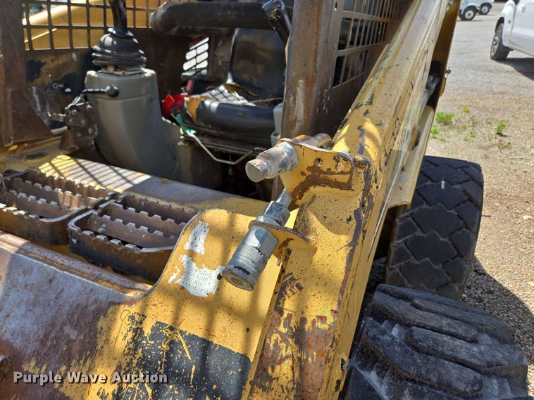 image for item DP6372 2004 Caterpillar 236 skid steer loader