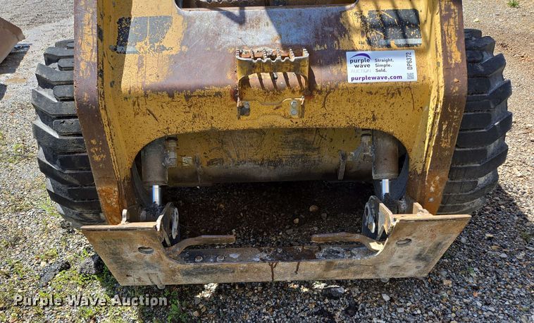 image for item DP6372 2004 Caterpillar 236 skid steer loader
