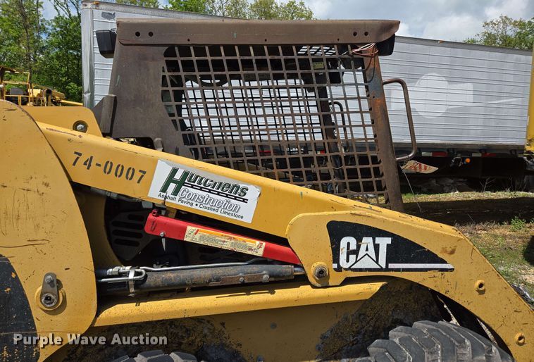 image for item DP6372 2004 Caterpillar 236 skid steer loader