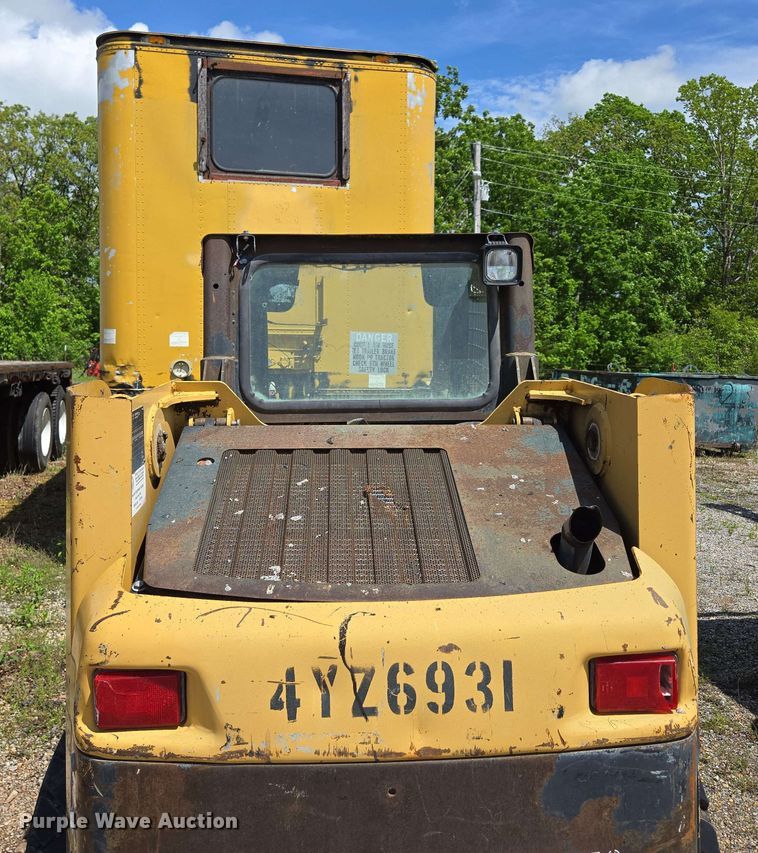 image for item DP6372 2004 Caterpillar 236 skid steer loader