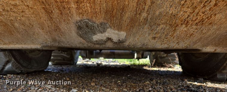 image for item DP6372 2004 Caterpillar 236 skid steer loader