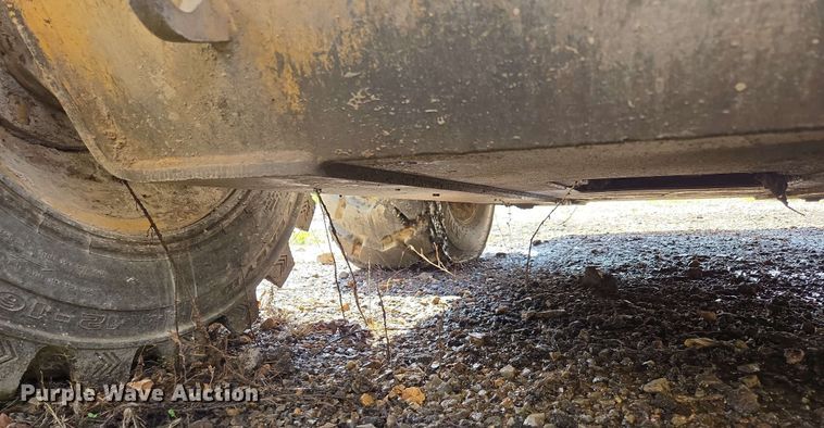 image for item DP6372 2004 Caterpillar 236 skid steer loader