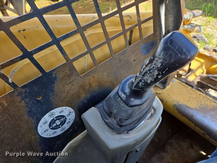 image for item DP6372 2004 Caterpillar 236 skid steer loader