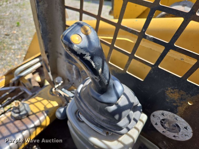 image for item DP6372 2004 Caterpillar 236 skid steer loader