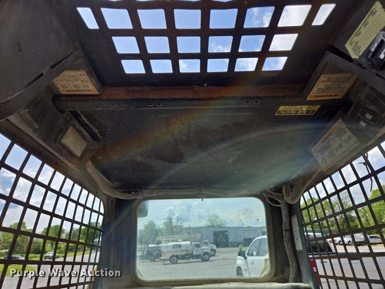 image for item DP6372 2004 Caterpillar 236 skid steer loader