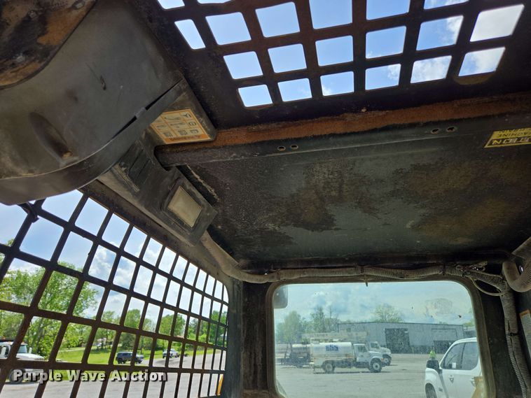 image for item DP6372 2004 Caterpillar 236 skid steer loader