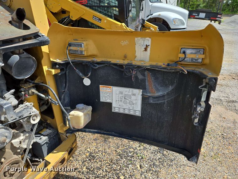 image for item DP6372 2004 Caterpillar 236 skid steer loader