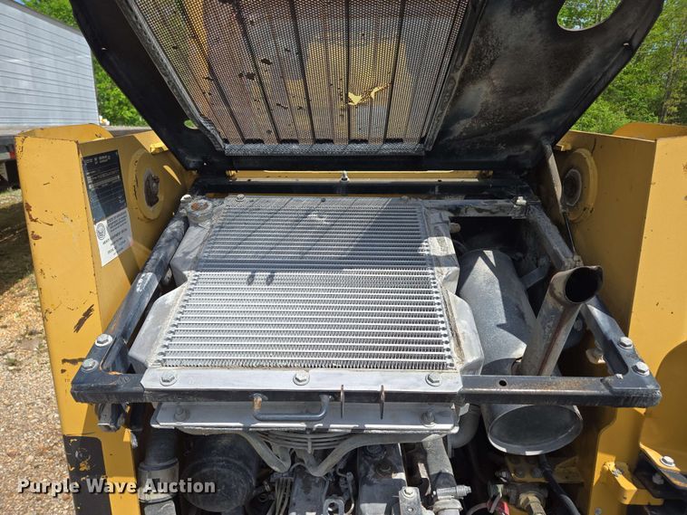 image for item DP6372 2004 Caterpillar 236 skid steer loader