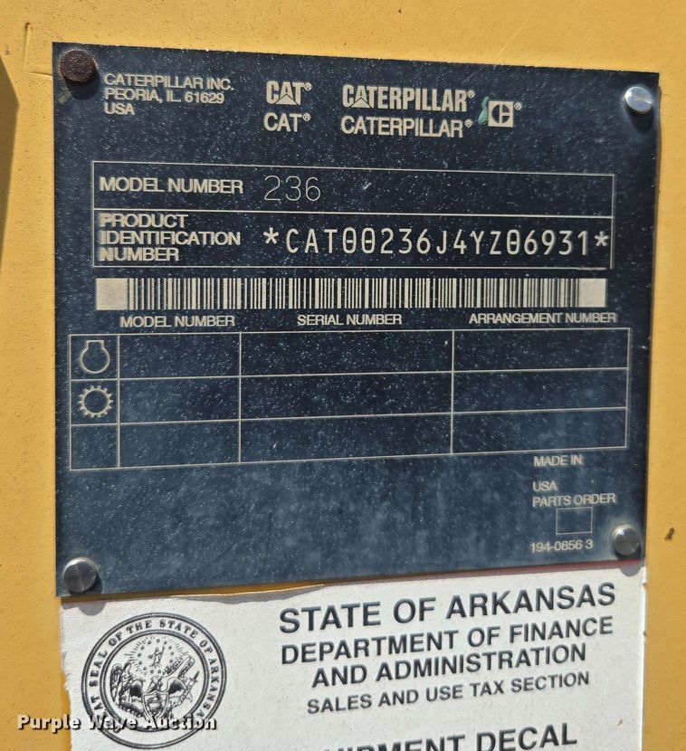 image for item DP6372 2004 Caterpillar 236 skid steer loader