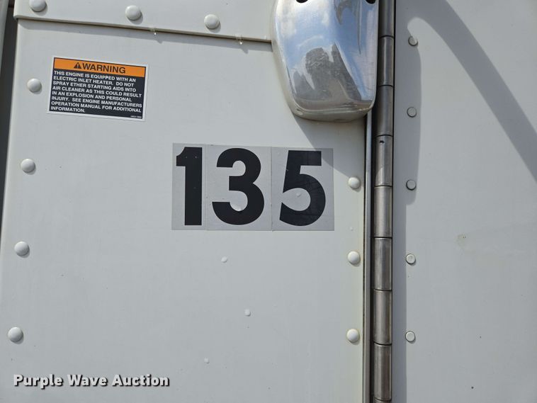 image for item DP6413 2016 Peterbilt PB348 bucket truck