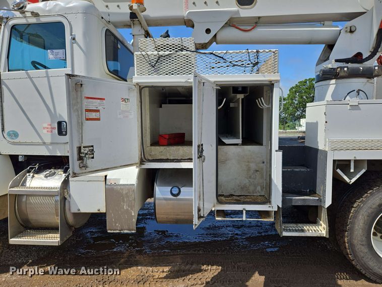 image for item DP6413 2016 Peterbilt PB348 bucket truck