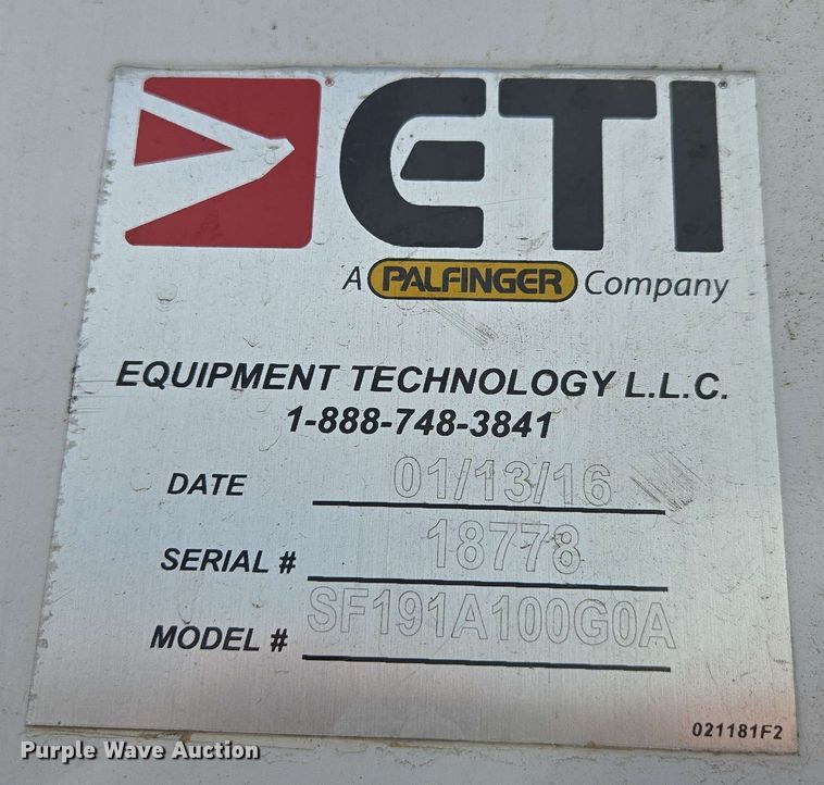 image for item DP6413 2016 Peterbilt PB348 bucket truck