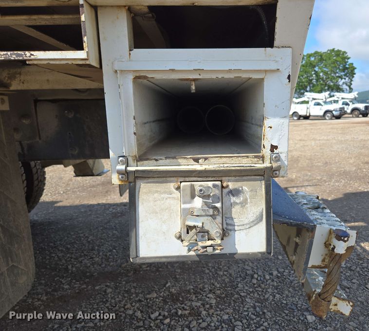 image for item DP6413 2016 Peterbilt PB348 bucket truck