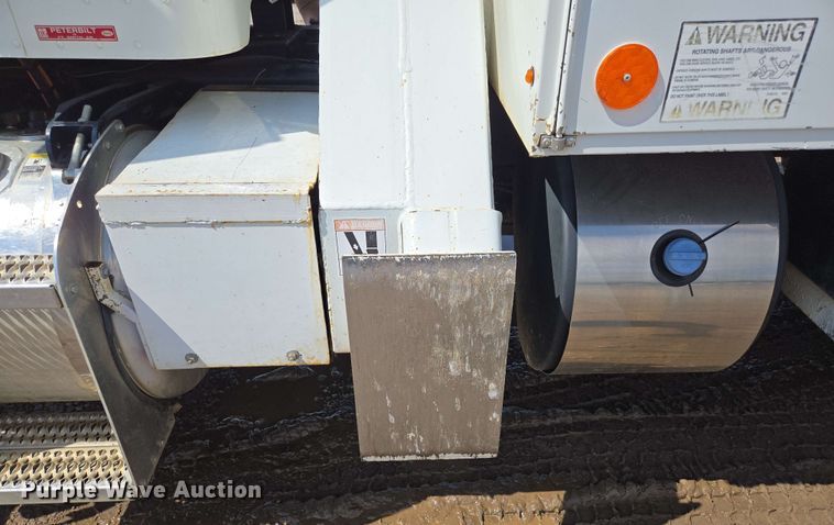 image for item DP6413 2016 Peterbilt PB348 bucket truck