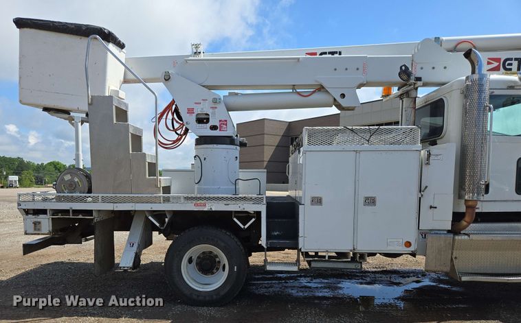 image for item DP6413 2016 Peterbilt PB348 bucket truck