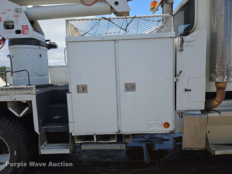 image for item DP6413 2016 Peterbilt PB348 bucket truck