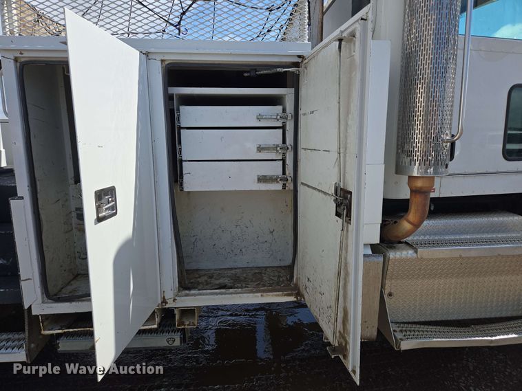 image for item DP6413 2016 Peterbilt PB348 bucket truck