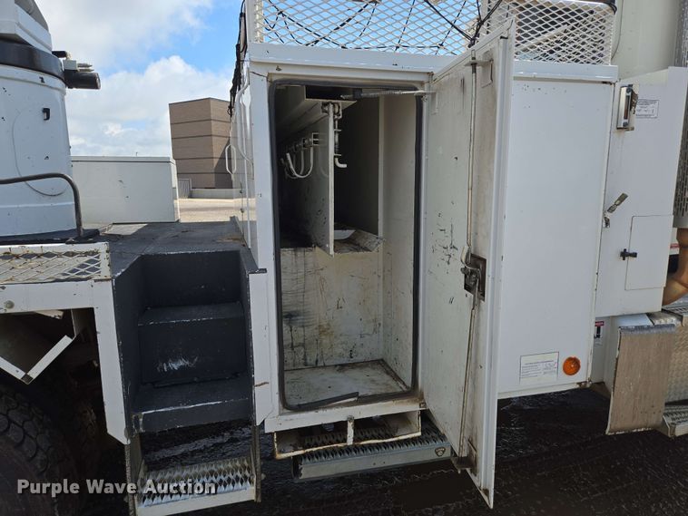 image for item DP6413 2016 Peterbilt PB348 bucket truck