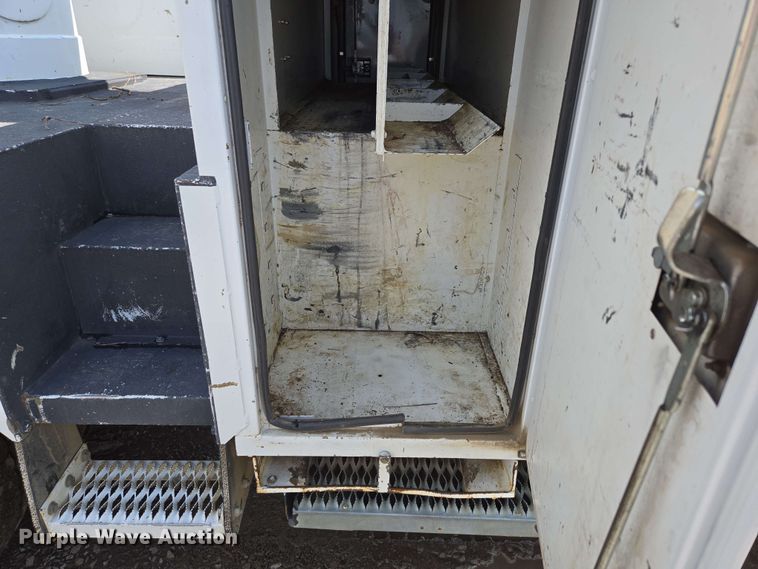 image for item DP6413 2016 Peterbilt PB348 bucket truck