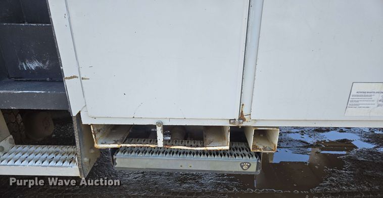 image for item DP6413 2016 Peterbilt PB348 bucket truck