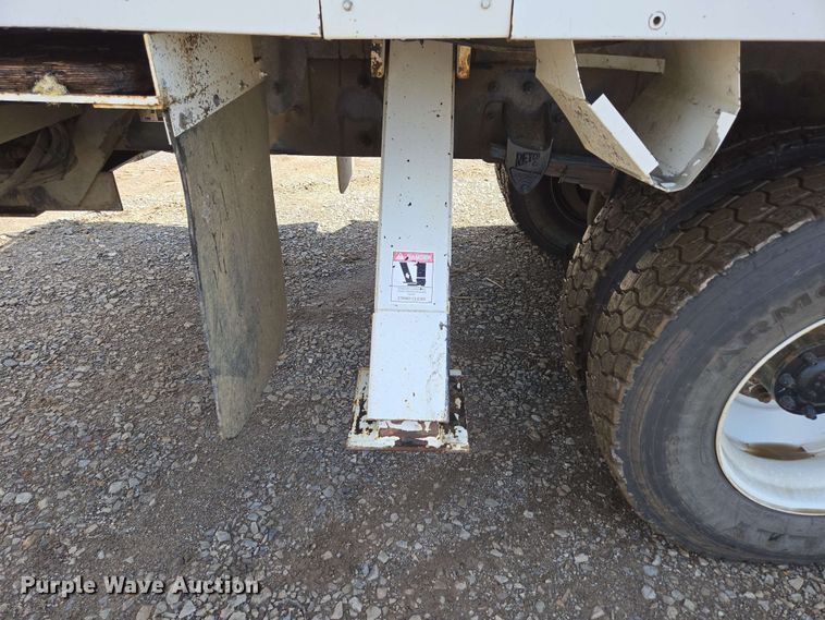 image for item DP6413 2016 Peterbilt PB348 bucket truck