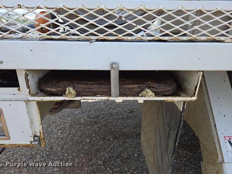 image for item DP6413 2016 Peterbilt PB348 bucket truck