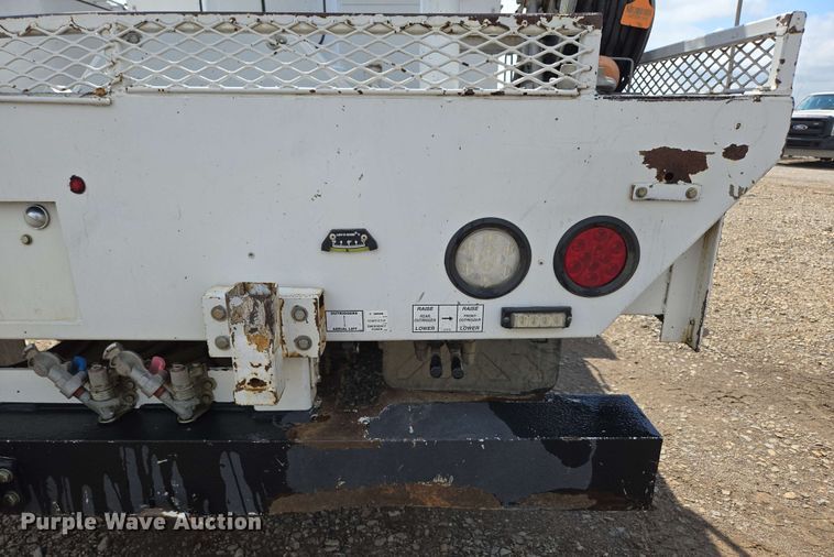 image for item DP6413 2016 Peterbilt PB348 bucket truck