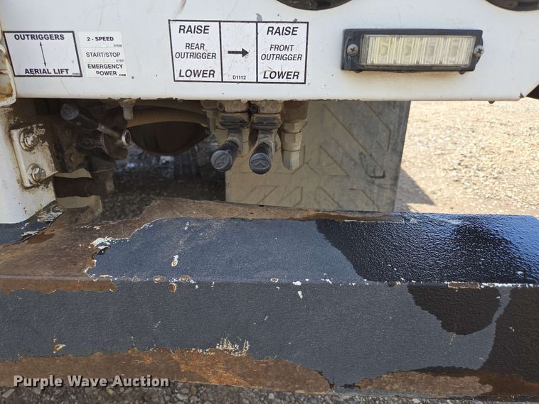 image for item DP6413 2016 Peterbilt PB348 bucket truck