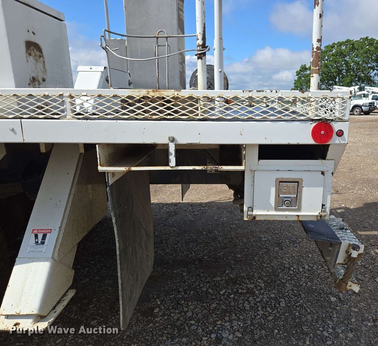 image for item DP6413 2016 Peterbilt PB348 bucket truck