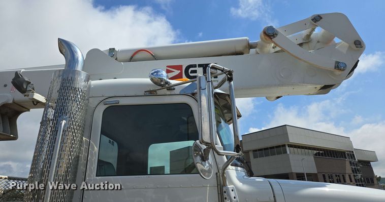 image for item DP6413 2016 Peterbilt PB348 bucket truck