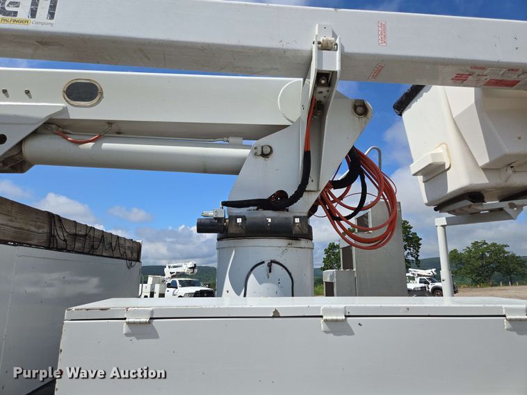 image for item DP6413 2016 Peterbilt PB348 bucket truck