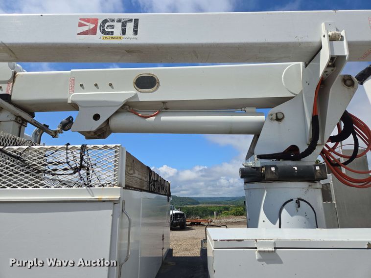 image for item DP6413 2016 Peterbilt PB348 bucket truck