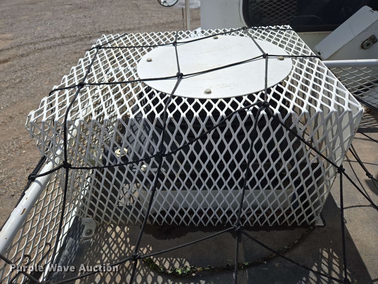 image for item DP6413 2016 Peterbilt PB348 bucket truck