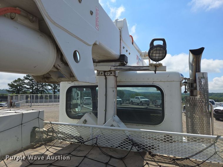 image for item DP6413 2016 Peterbilt PB348 bucket truck