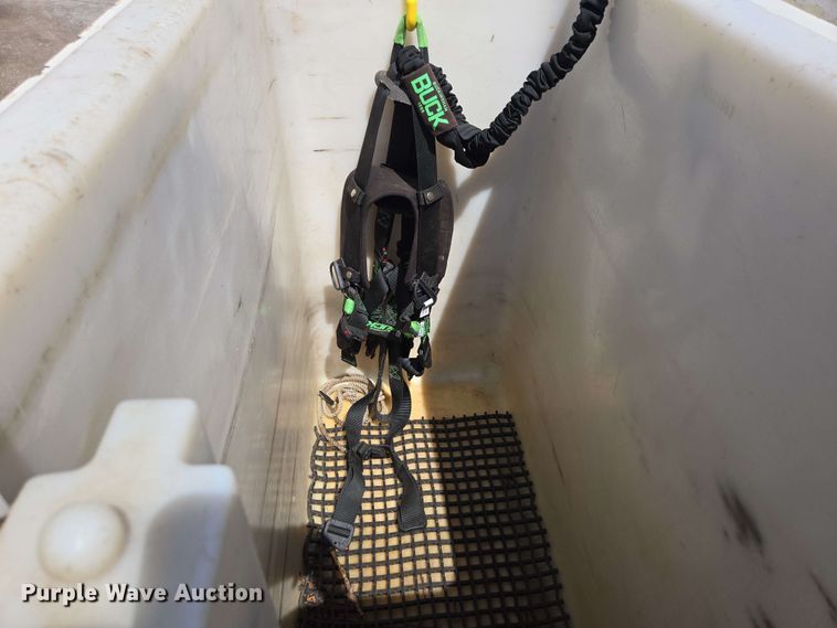 image for item DP6413 2016 Peterbilt PB348 bucket truck