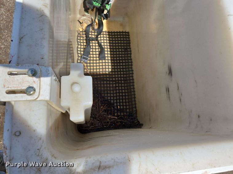 image for item DP6413 2016 Peterbilt PB348 bucket truck