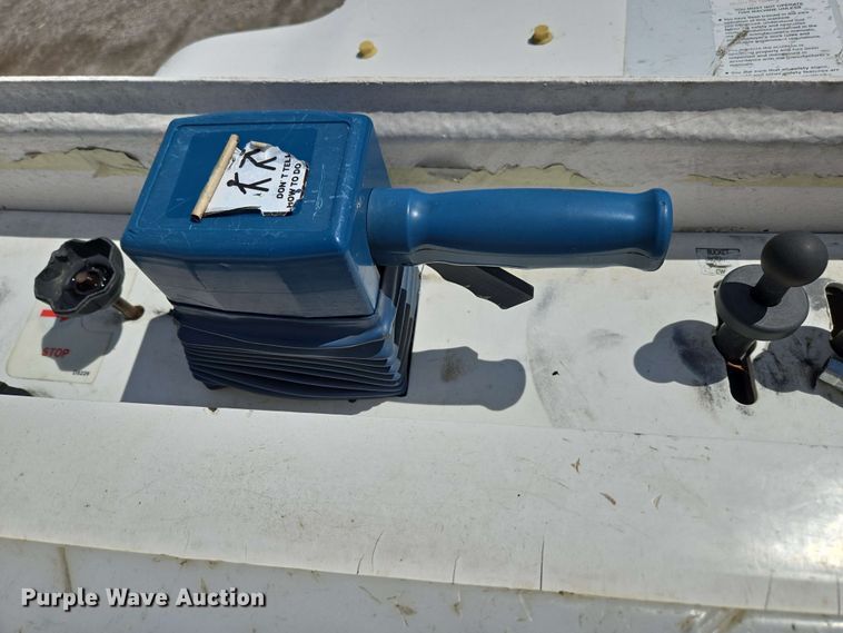 image for item DP6413 2016 Peterbilt PB348 bucket truck