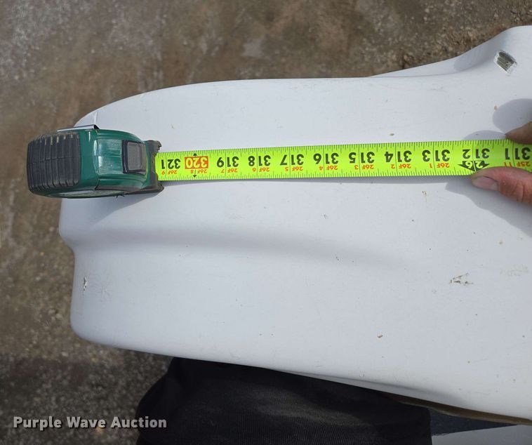 image for item DP6413 2016 Peterbilt PB348 bucket truck