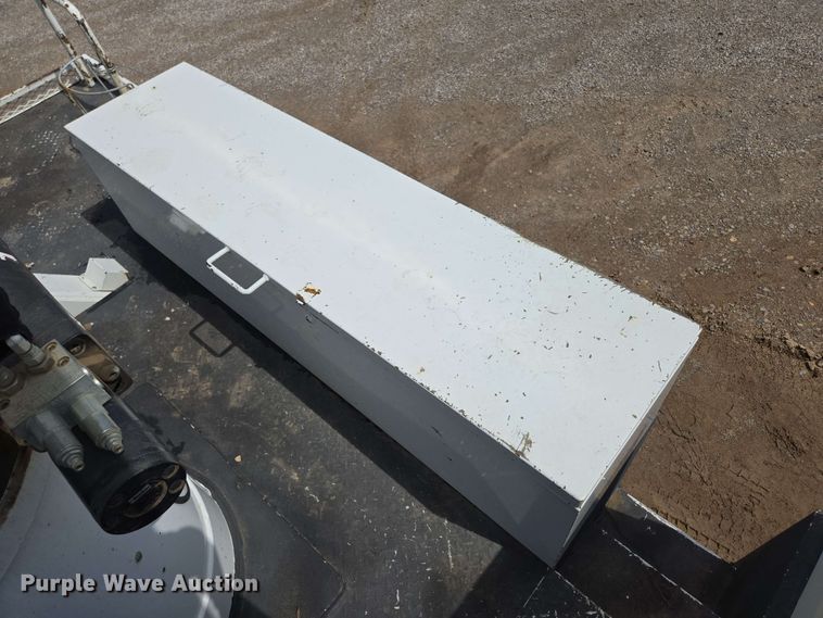 image for item DP6413 2016 Peterbilt PB348 bucket truck