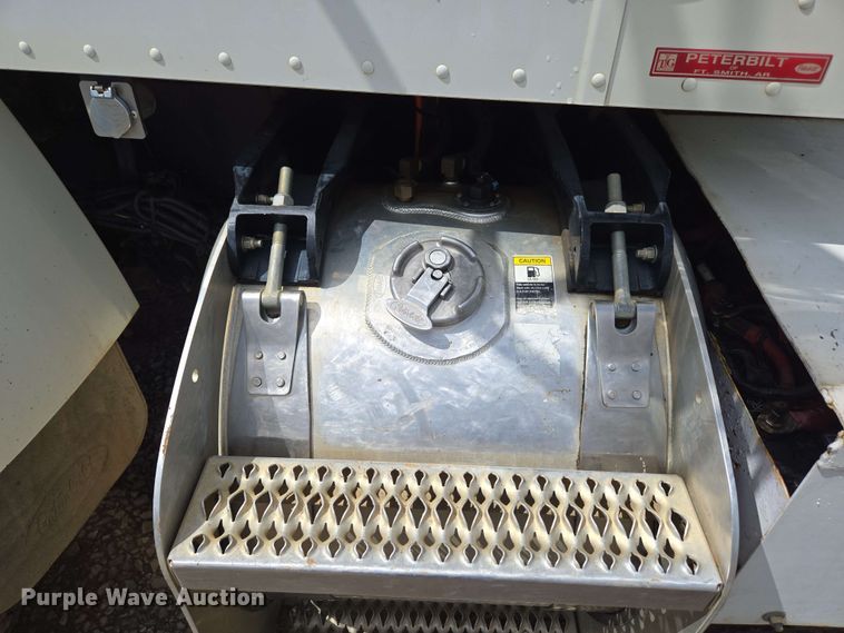 image for item DP6413 2016 Peterbilt PB348 bucket truck