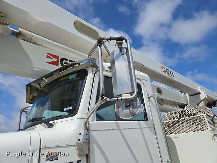 image for item DP6413 2016 Peterbilt PB348 bucket truck