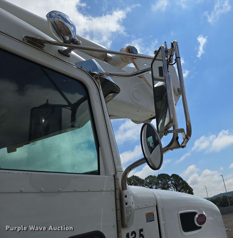 image for item DP6413 2016 Peterbilt PB348 bucket truck