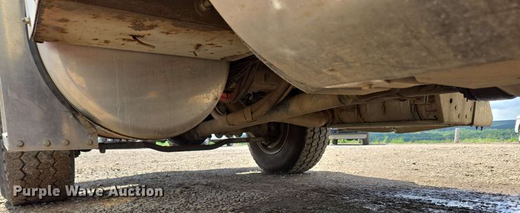 image for item DP6413 2016 Peterbilt PB348 bucket truck