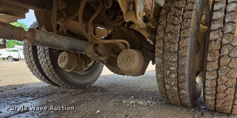 image for item DP6413 2016 Peterbilt PB348 bucket truck