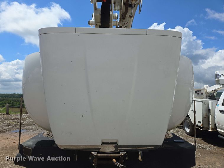 image for item DP6413 2016 Peterbilt PB348 bucket truck