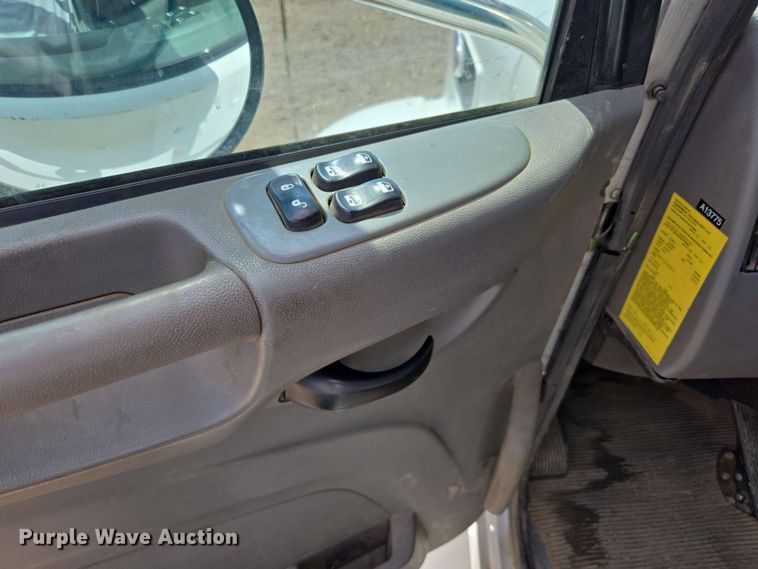 image for item DP6413 2016 Peterbilt PB348 bucket truck