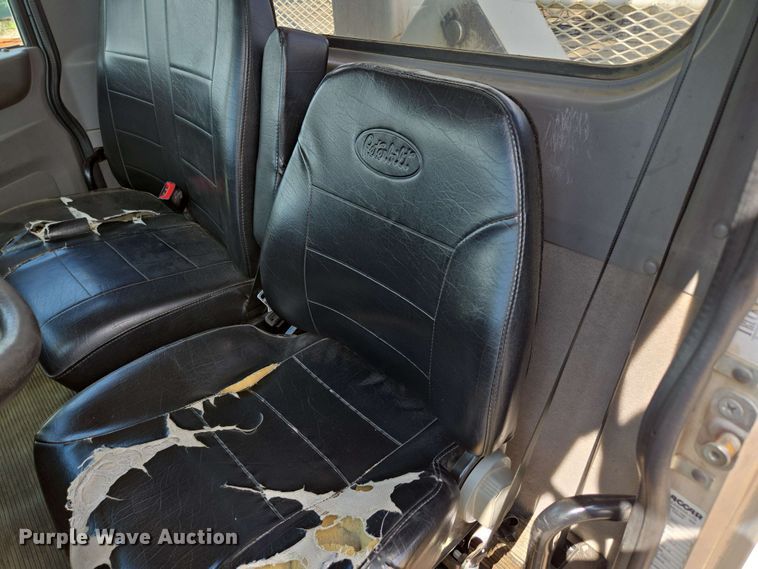 image for item DP6413 2016 Peterbilt PB348 bucket truck