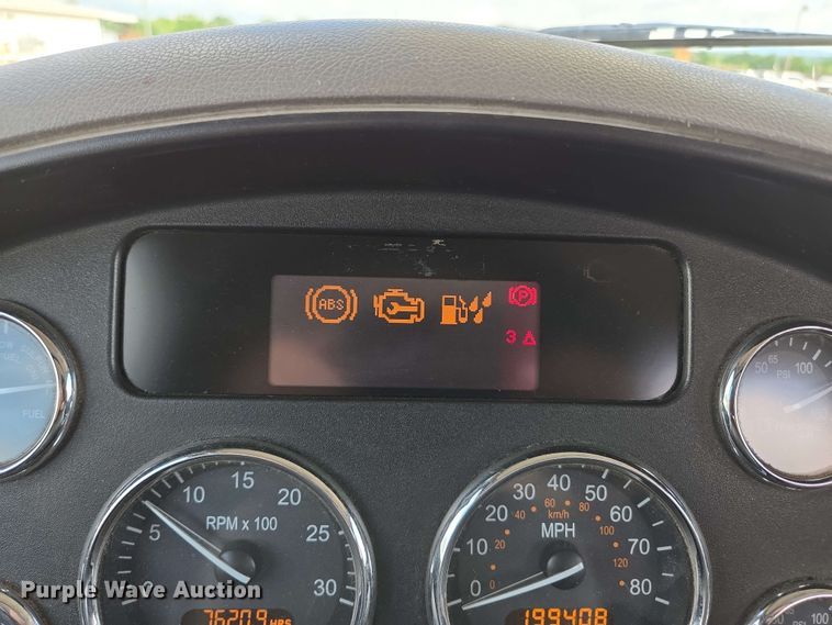 image for item DP6413 2016 Peterbilt PB348 bucket truck